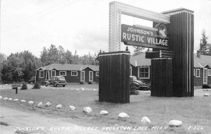 Johnsons Rustic Dance Palace (Johnsons Rustic Resort, Krauses Hotel) - Postcard Photo (newer photo)